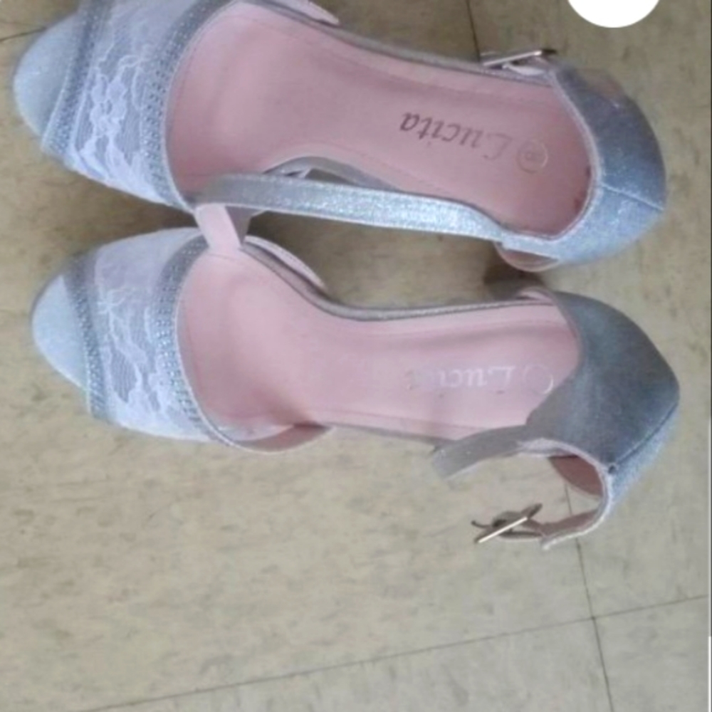 Silver high-heels